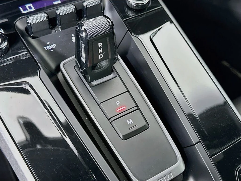 2025 Porsche 992 Carrera S - Image 28 of 31