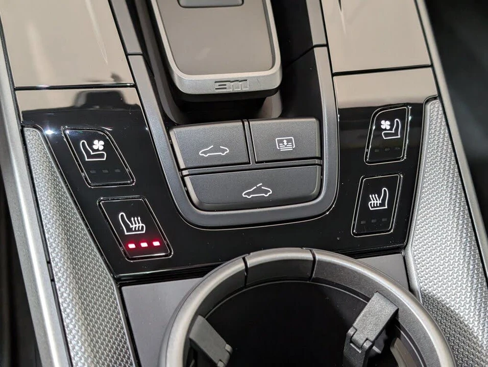 2025 Porsche 992 Carrera S - Image 18 of 27