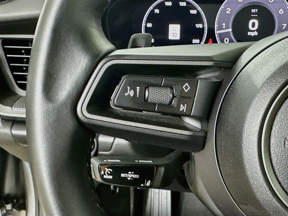 2025 Porsche 992 Carrera S - Image 17 of 31