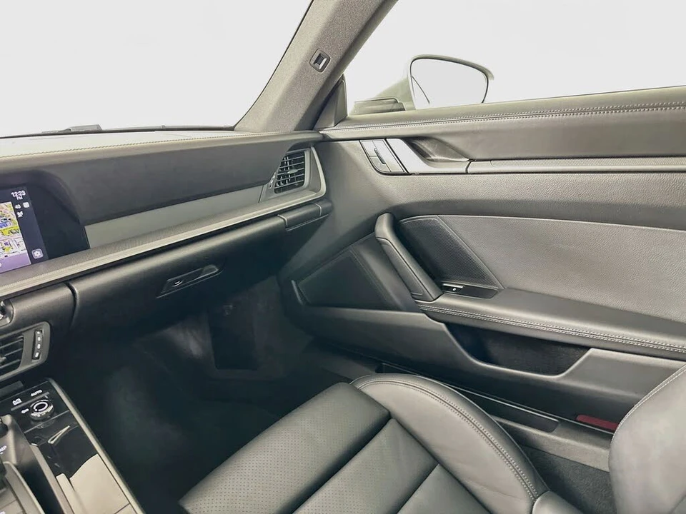 2025 Porsche 992 Carrera S - Image 22 of 31