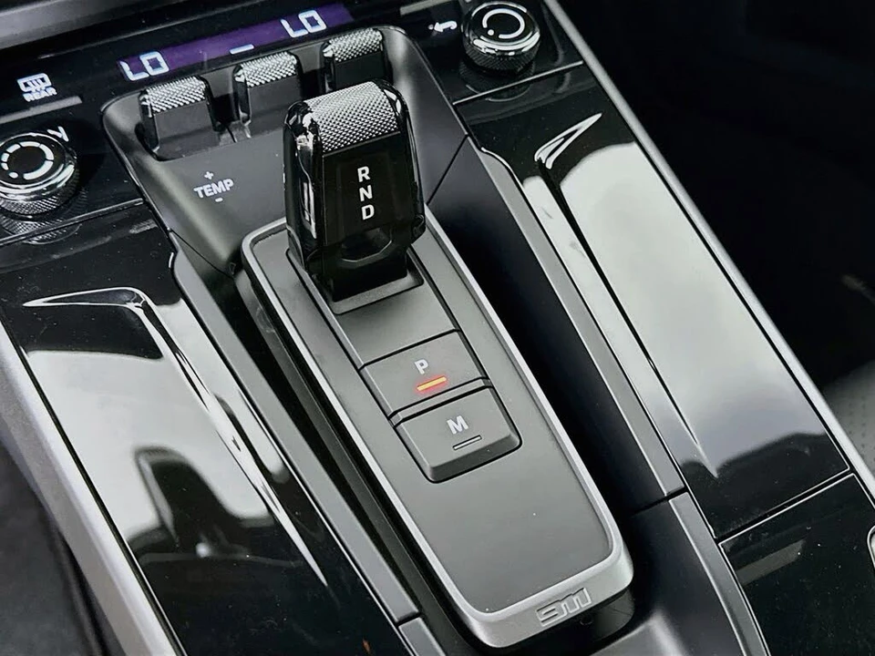 2025 Porsche 992 Carrera S - Image 27 of 31