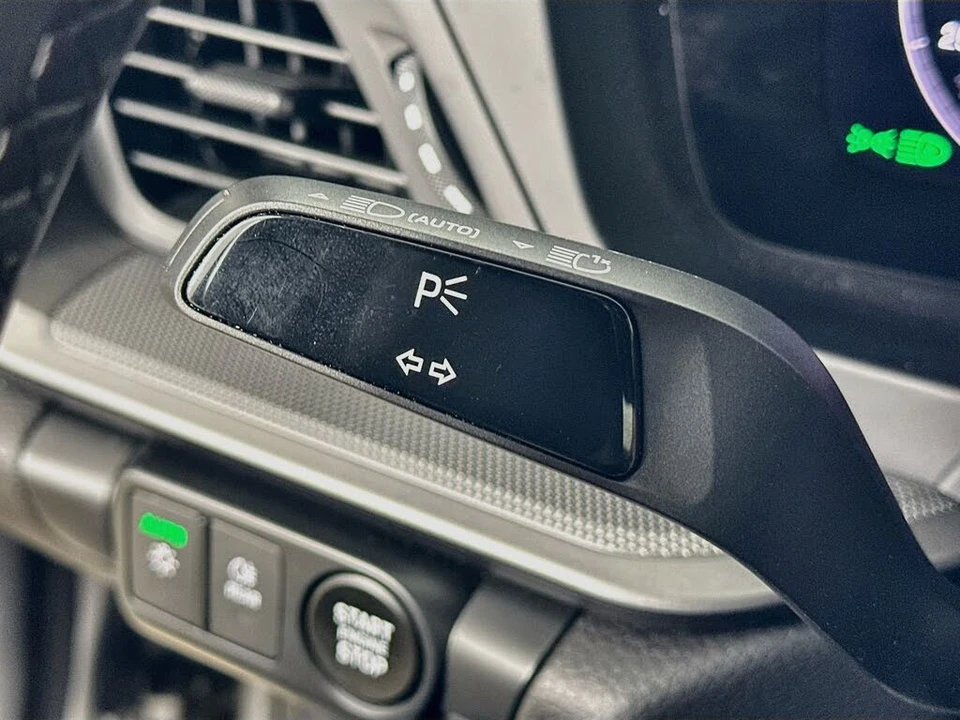 2025 Porsche 992 Carrera S - Image 19 of 31