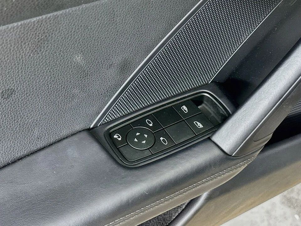 2025 Porsche 992 Carrera S - Image 16 of 31