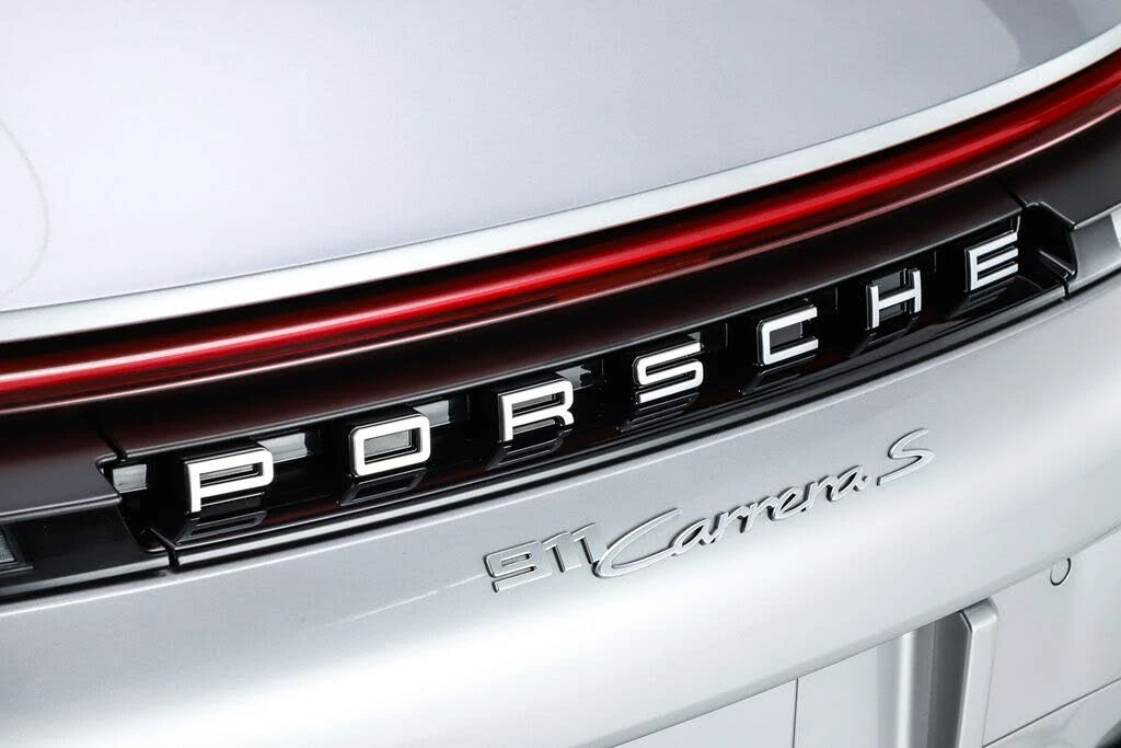 2025 Porsche 992 Carrera S - Image 14 of 31
