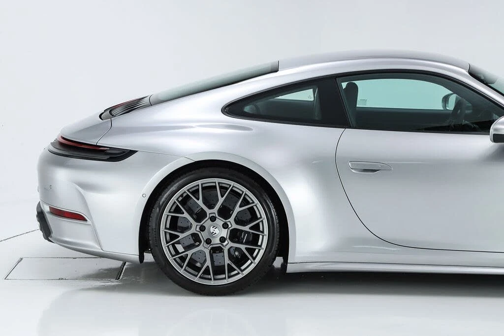 2025 Porsche 992 Carrera S - Image 24 of 31