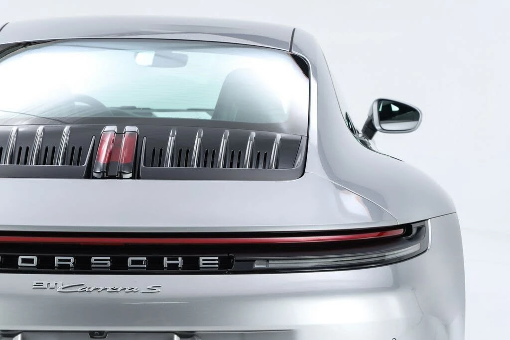 2025 Porsche 992 Carrera S - Image 16 of 31