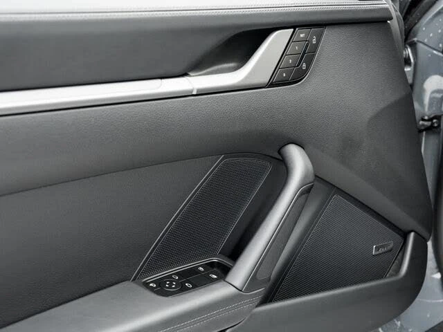 2025 Porsche 992 Carrera S - Image 8 of 31