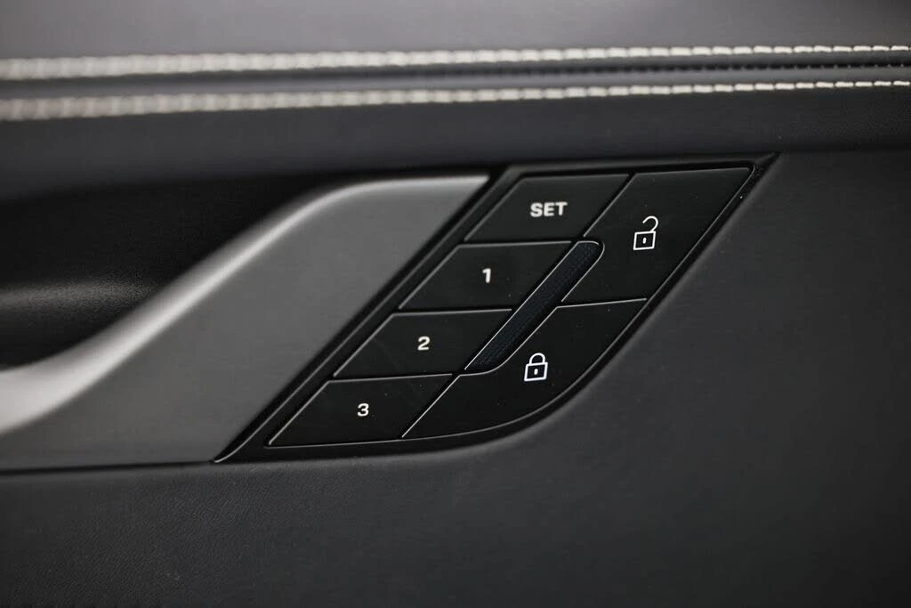 2025 Porsche 992 Carrera S - Image 22 of 31