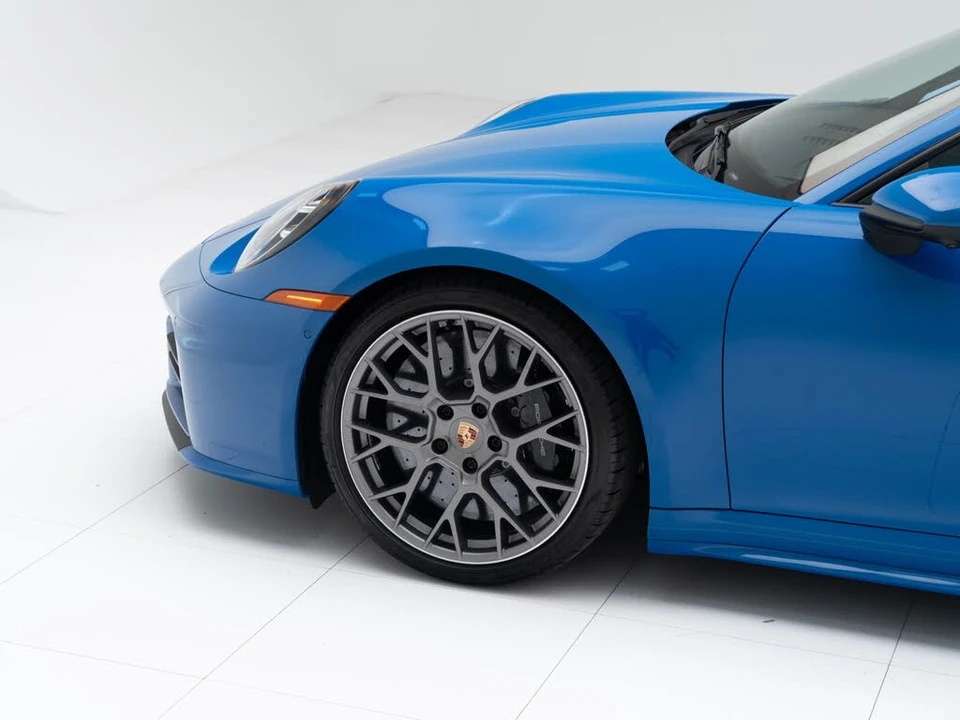 2025 Porsche 992 Carrera S - Image 11 of 31