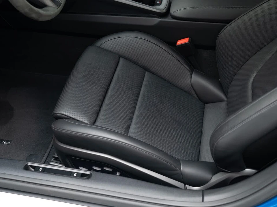 2025 Porsche 992 Carrera S - Image 16 of 31