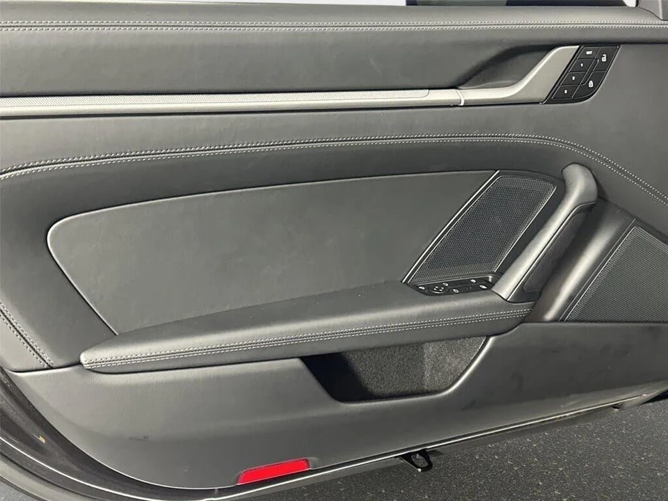 2025 Porsche 992 Carrera S - Image 28 of 31