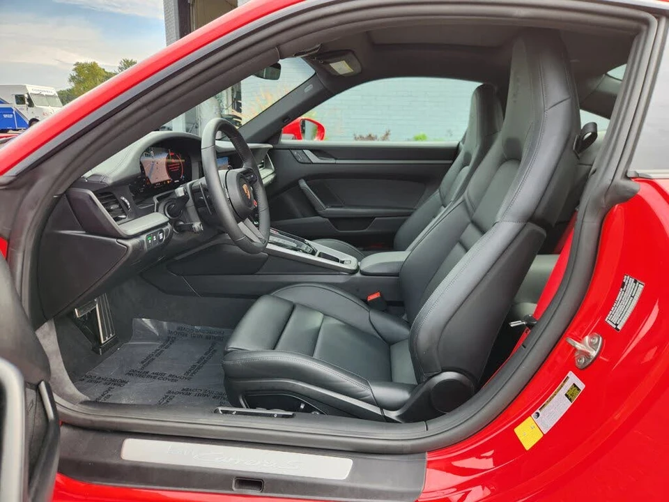 2025 Porsche 992 Carrera S - Image 29 of 31