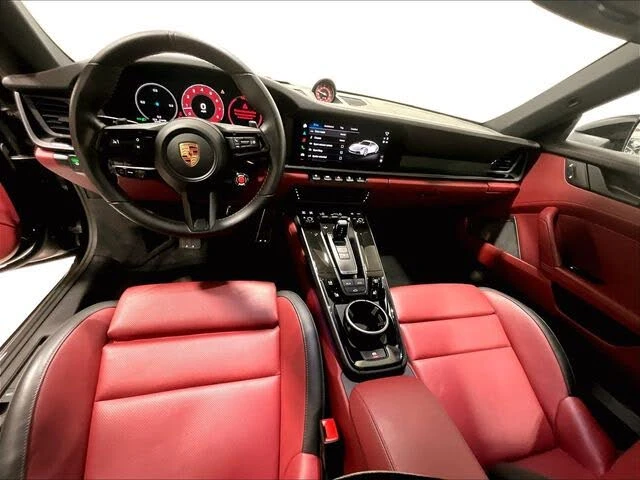 2025 Porsche 992 Carrera S - Image 17 of 31