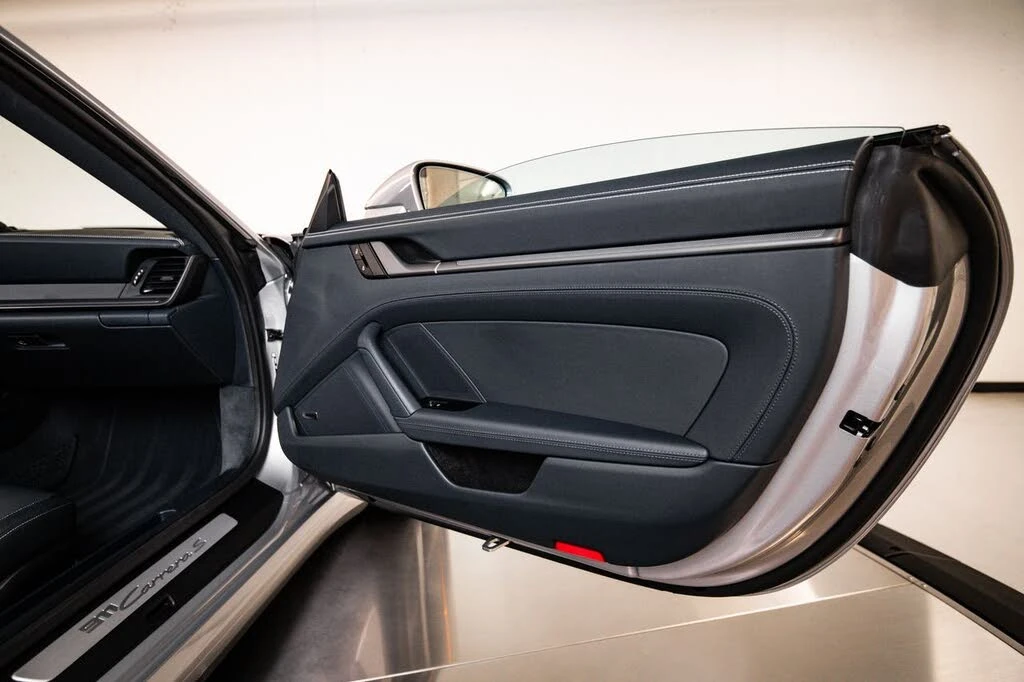 2025 Porsche 992 Carrera S - Image 27 of 30