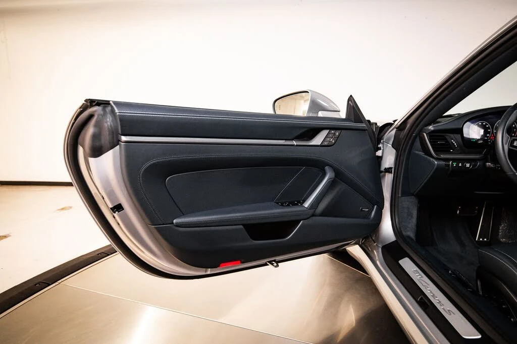 2025 Porsche 992 Carrera S - Image 23 of 30