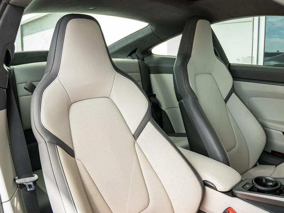 2025 Porsche 992 Carrera S - Image 24 of 31
