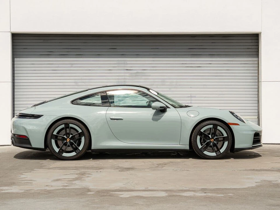 2025 Porsche 992 Carrera S - Image 28 of 31