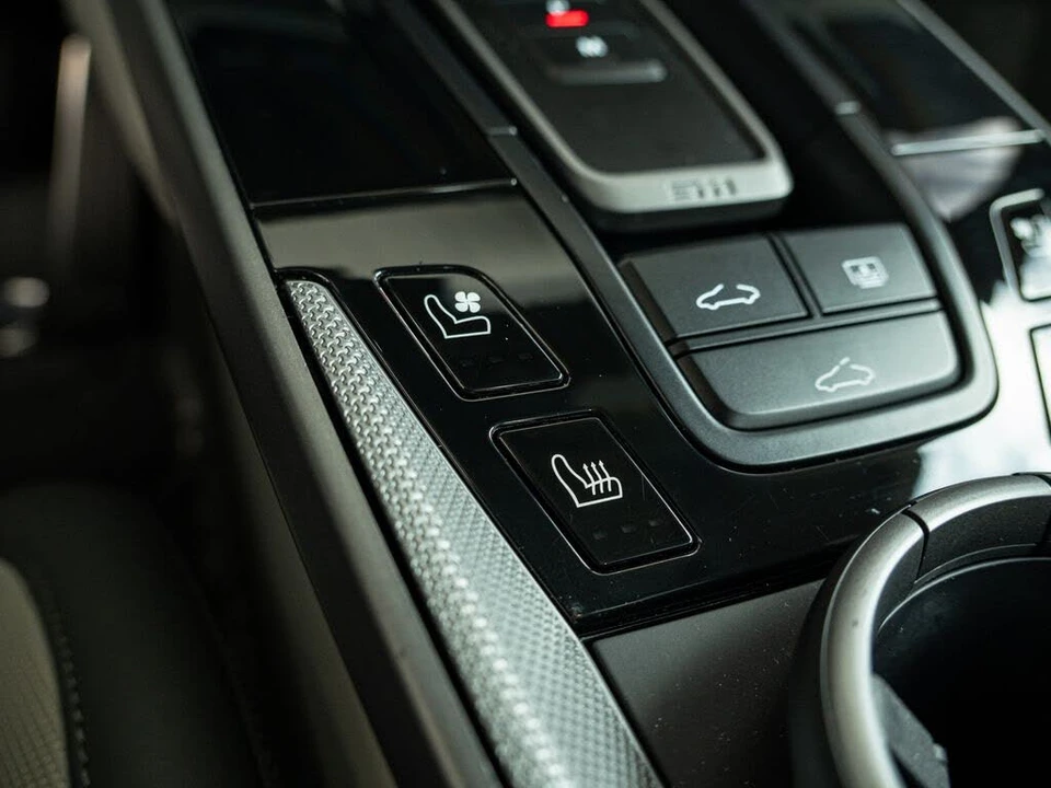 2025 Porsche 992 Carrera S - Image 14 of 31