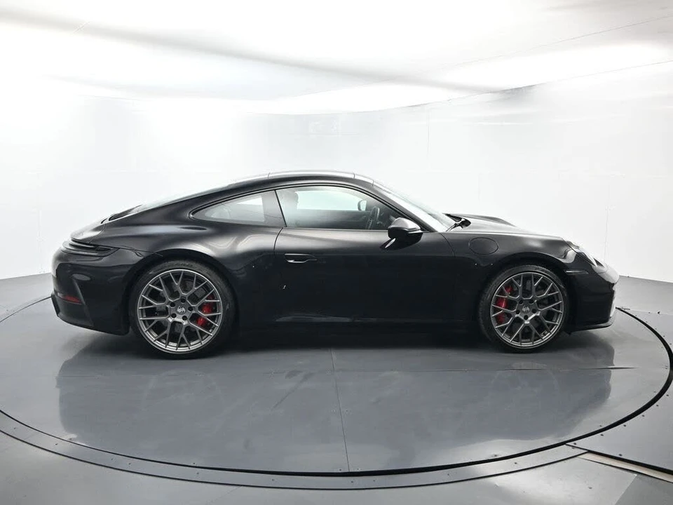 2025 Porsche 992 Carrera S - Image 16 of 31