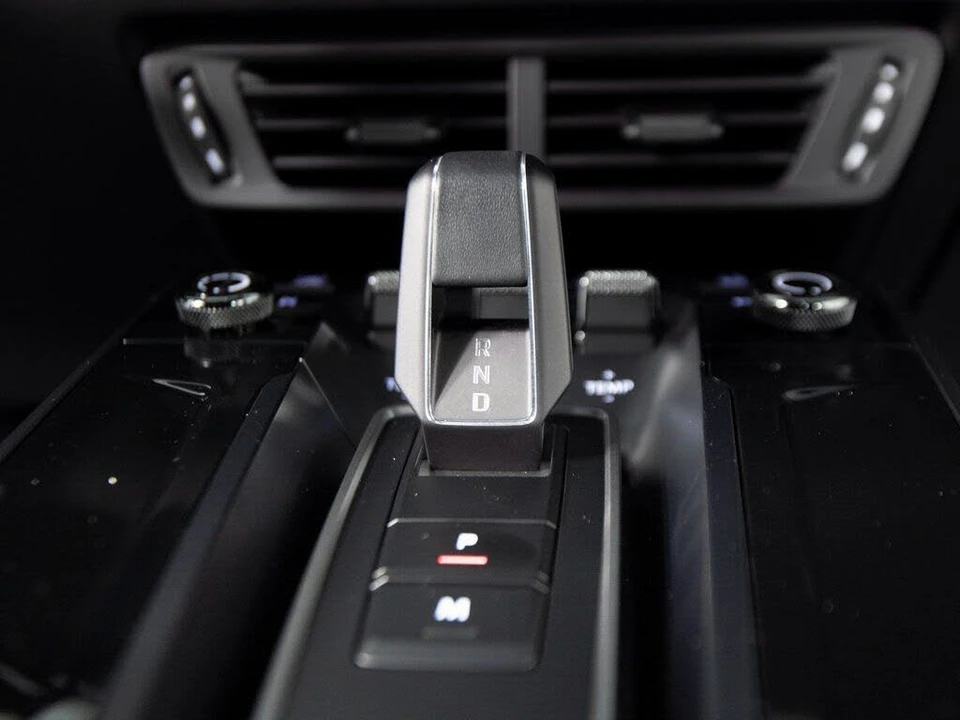 2025 Porsche 992 Carrera S - Image 29 of 31