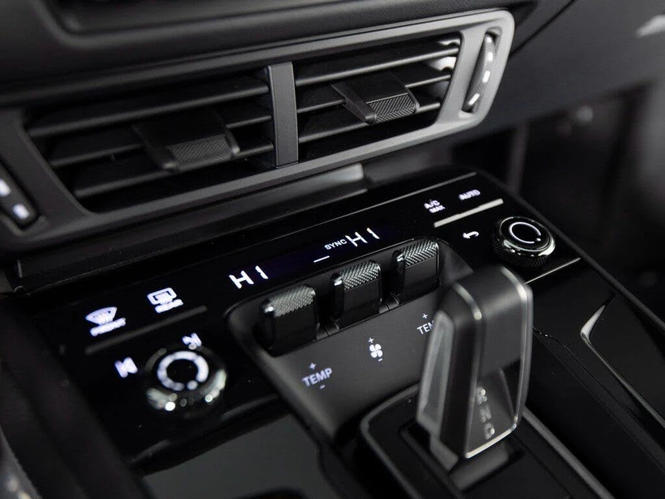 2025 Porsche 992 Carrera S - Image 28 of 31