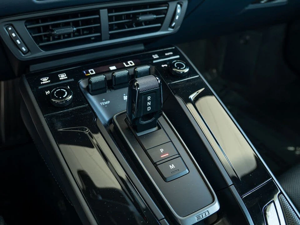 2025 Porsche 992 Carrera S - Image 15 of 31