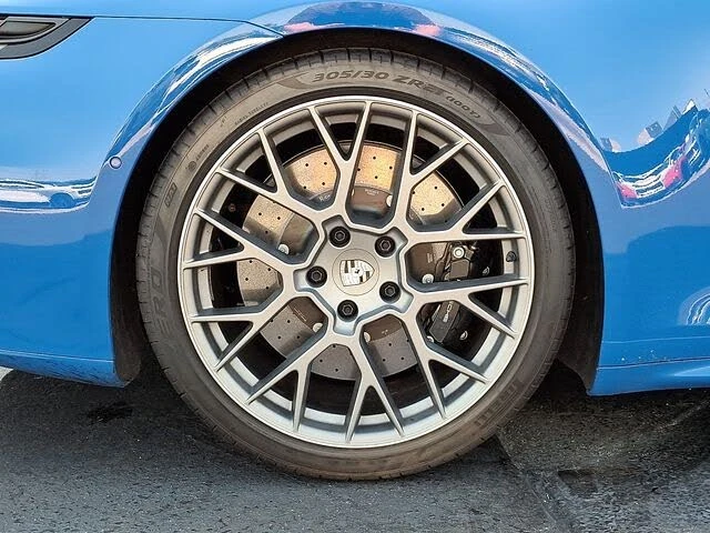 2025 Porsche 992 Carrera S - Image 13 of 31