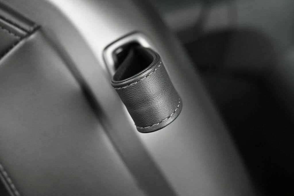 2025 Porsche 992 Carrera S - Image 14 of 31