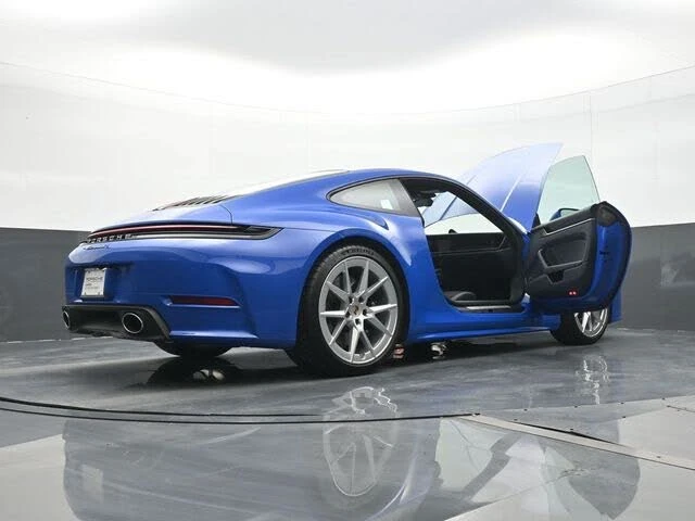 2025 Porsche 992 Carrera S - Image 24 of 31