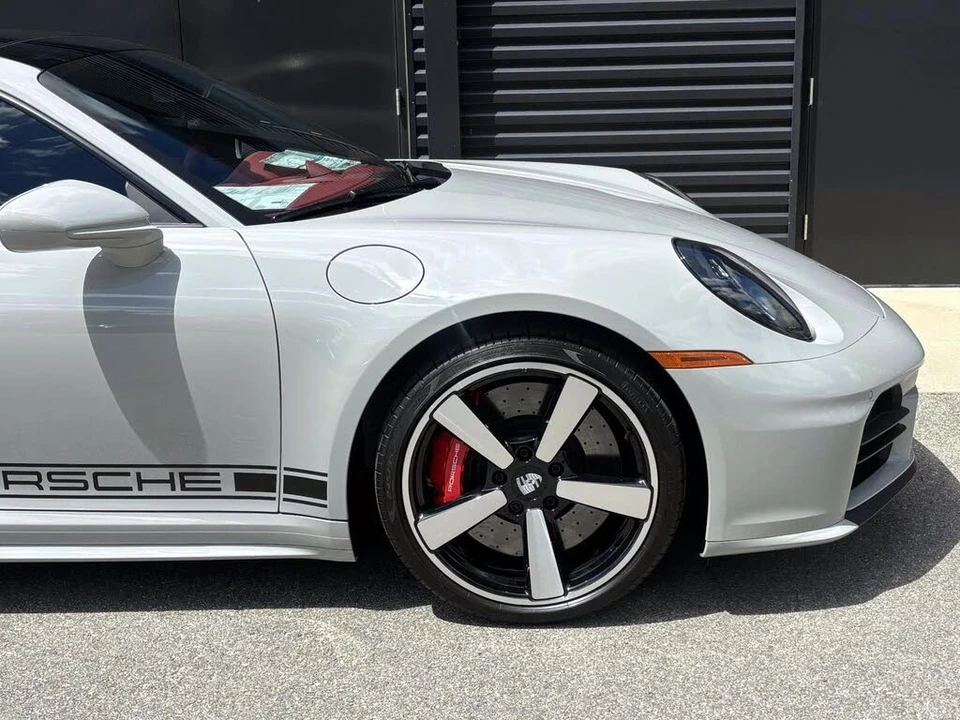 2025 Porsche 992 Carrera S - Image 11 of 31