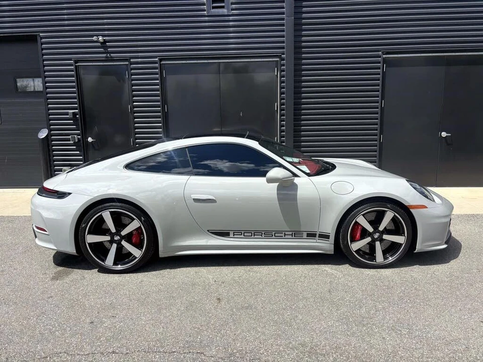 2025 Porsche 992 Carrera S - Image 8 of 31