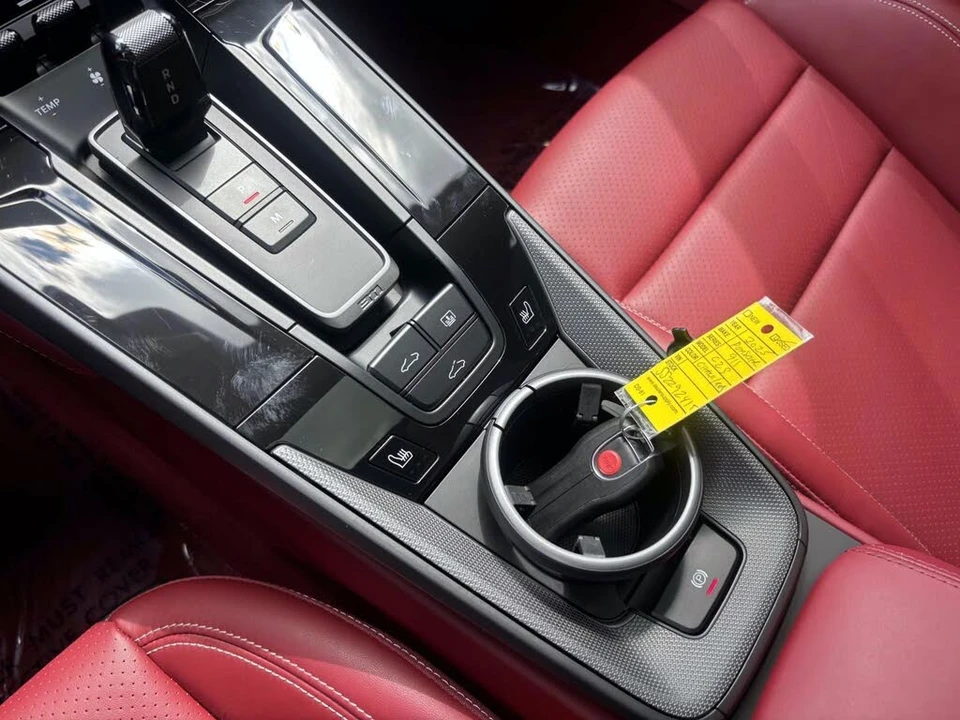 2025 Porsche 992 Carrera S - Image 29 of 31
