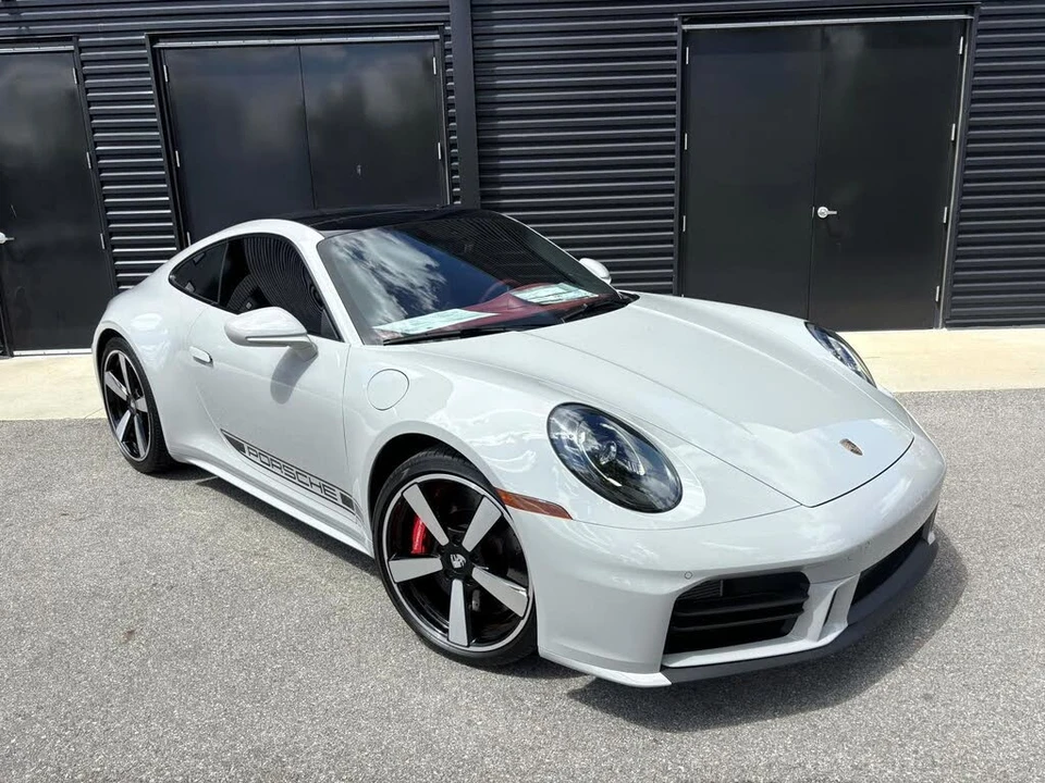 2025 Porsche 992 Carrera S - Image 9 of 31