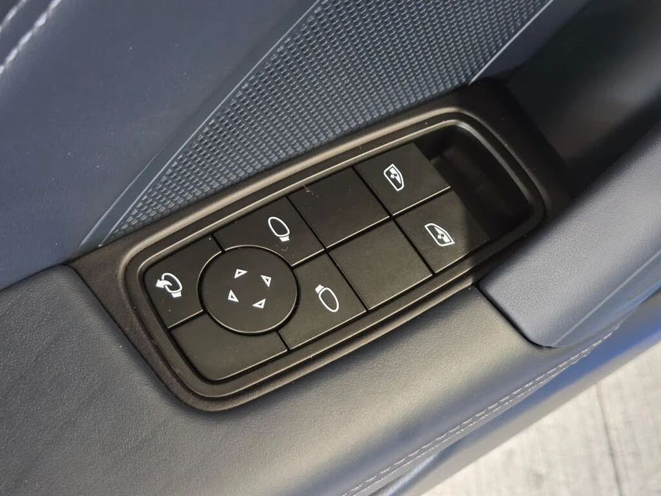 2025 Porsche 992 Carrera S - Image 12 of 30