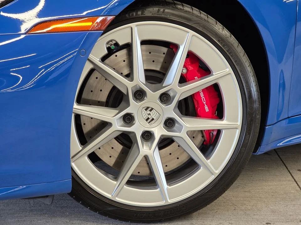 2025 Porsche 992 Carrera S - Image 25 of 30