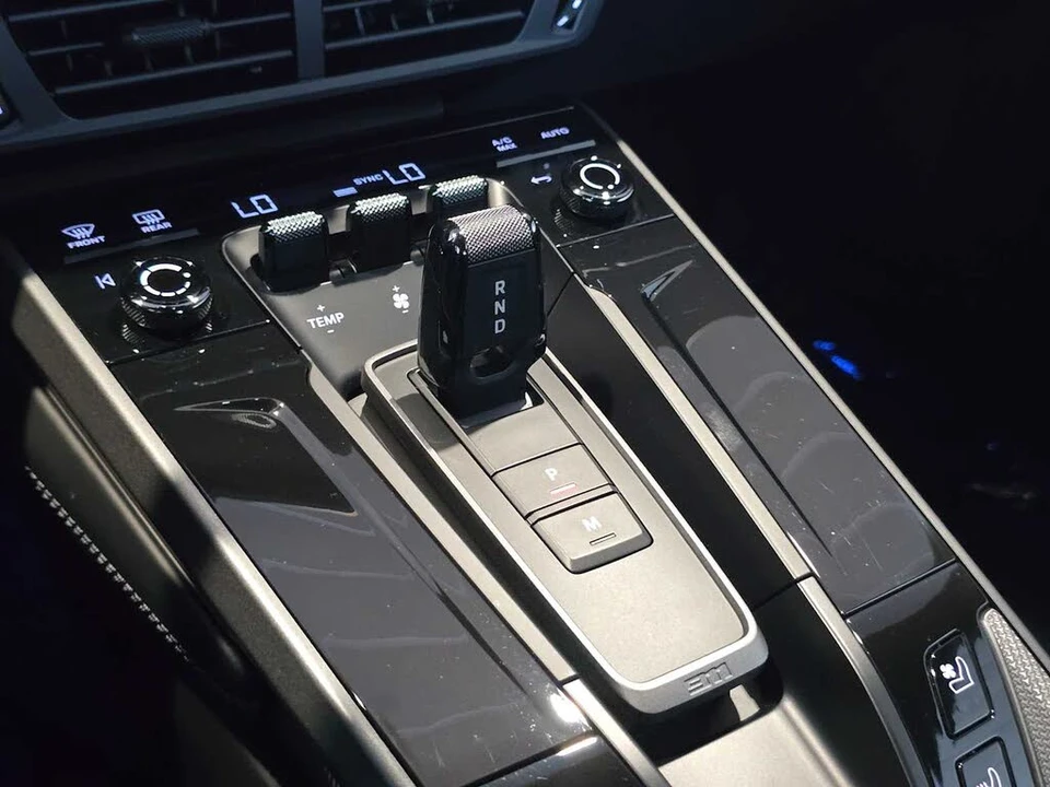 2025 Porsche 992 Carrera S - Image 27 of 30