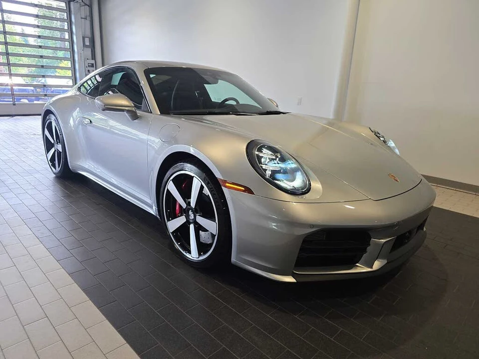2025 Porsche 992 Carrera S - Image 9 of 30