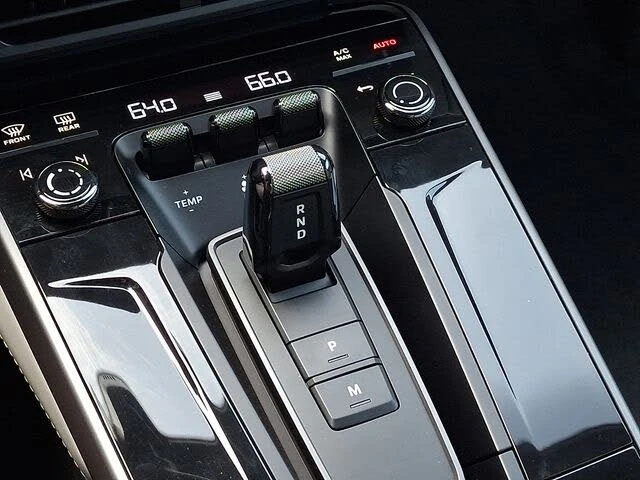 2025 Porsche 992 Carrera S - Image 18 of 31
