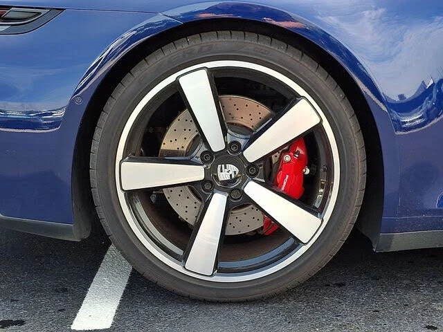 2025 Porsche 992 Carrera S - Image 13 of 31