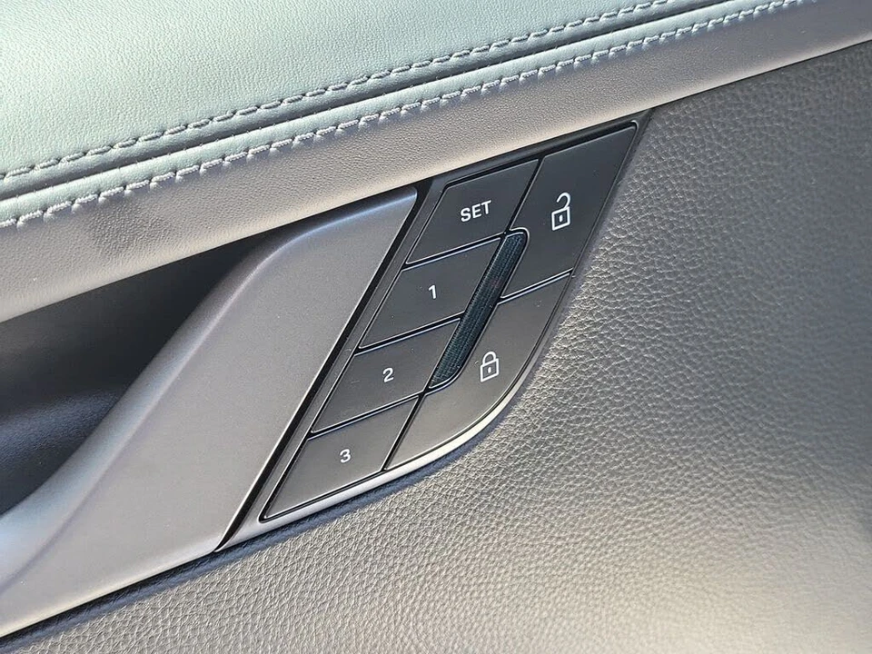 2025 Porsche 992 Carrera S - Image 25 of 31