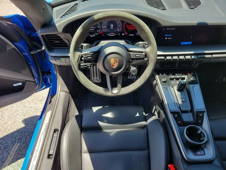 2025 Porsche 992 Carrera S - Image 21 of 31