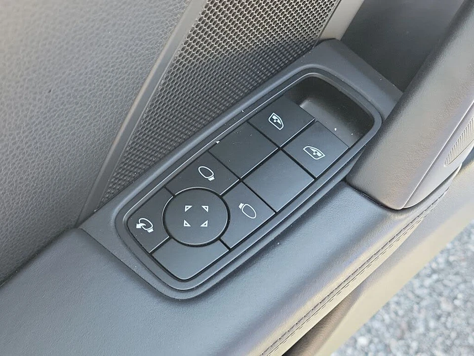 2025 Porsche 992 Carrera S - Image 26 of 31