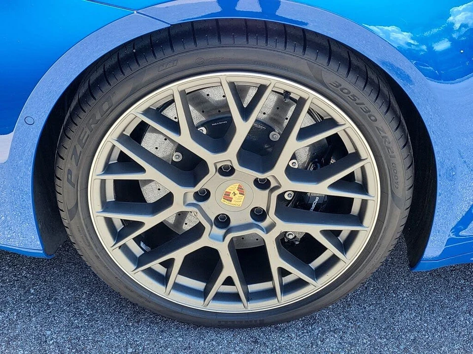 2025 Porsche 992 Carrera S - Image 14 of 31