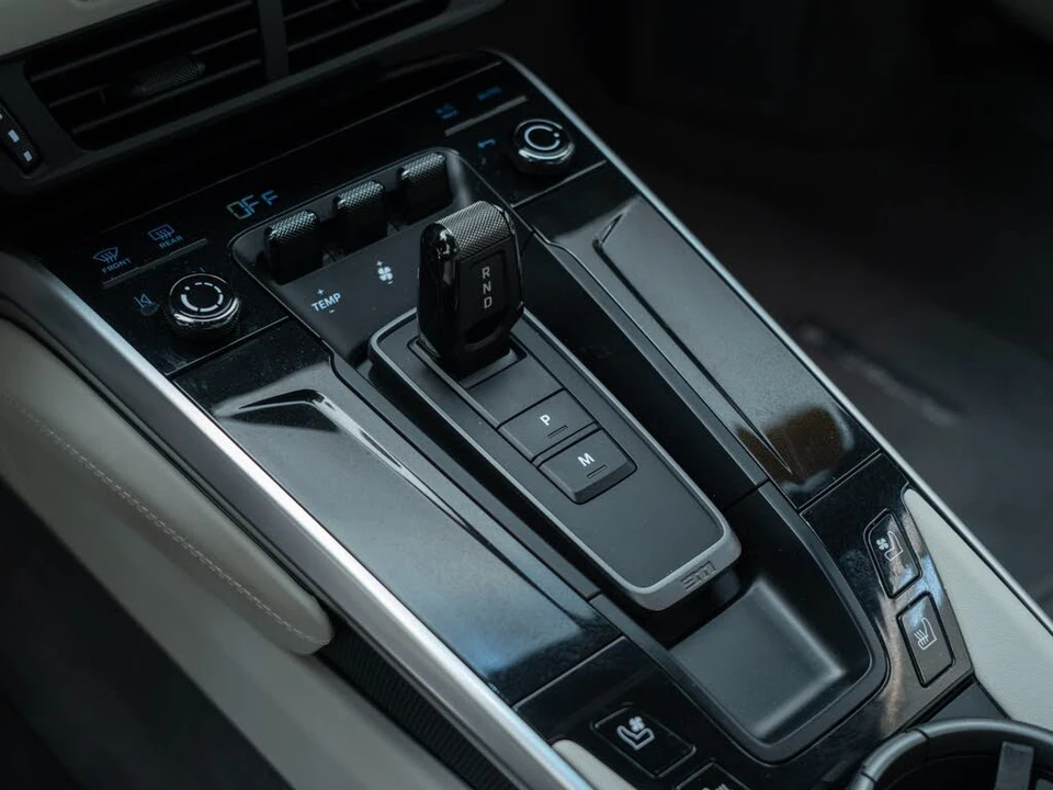 2025 Porsche 992 Carrera S - Image 27 of 30