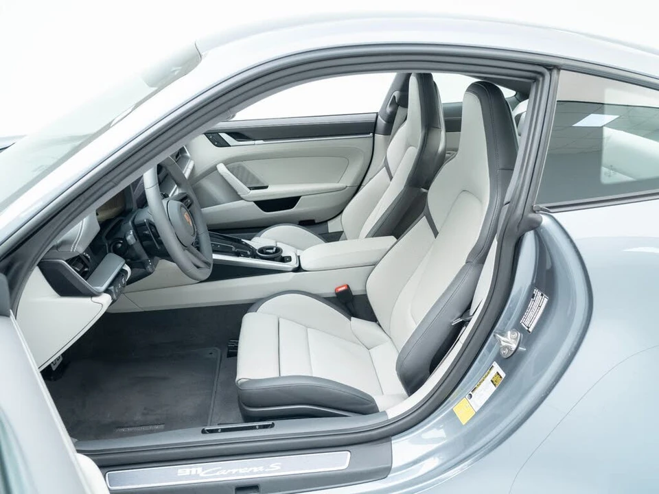 2025 Porsche 992 Carrera S - Image 17 of 30