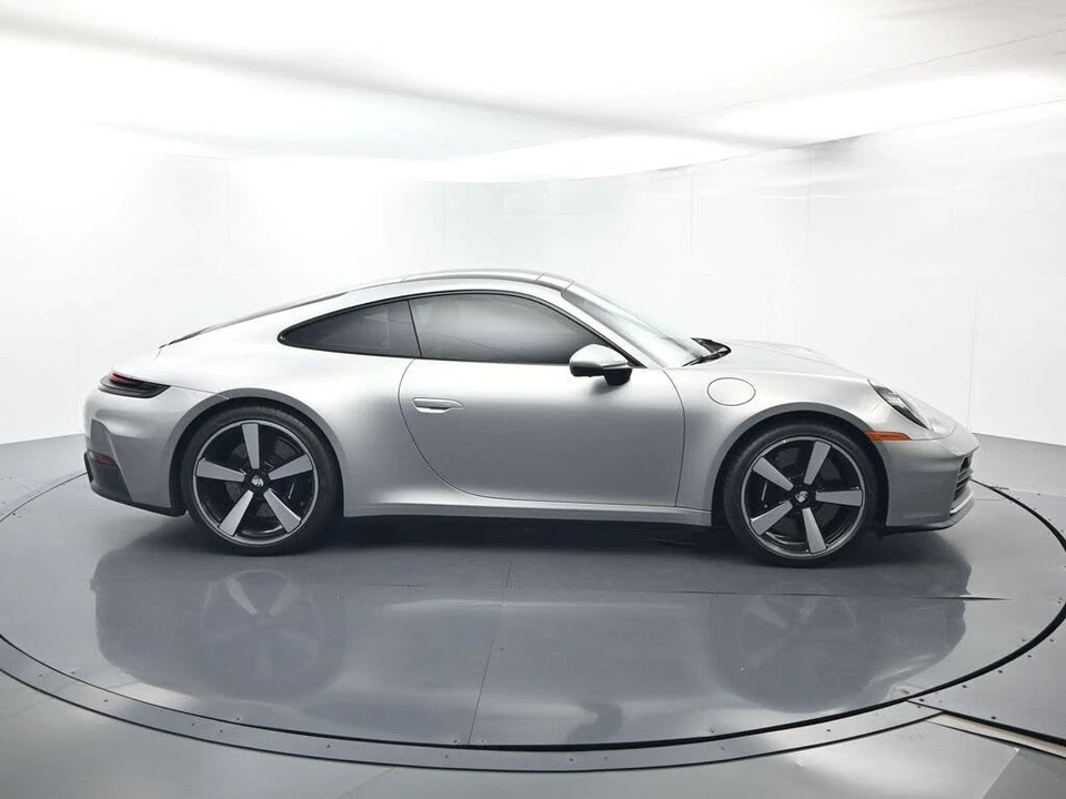 2025 Porsche 992 Carrera S - Image 16 of 31
