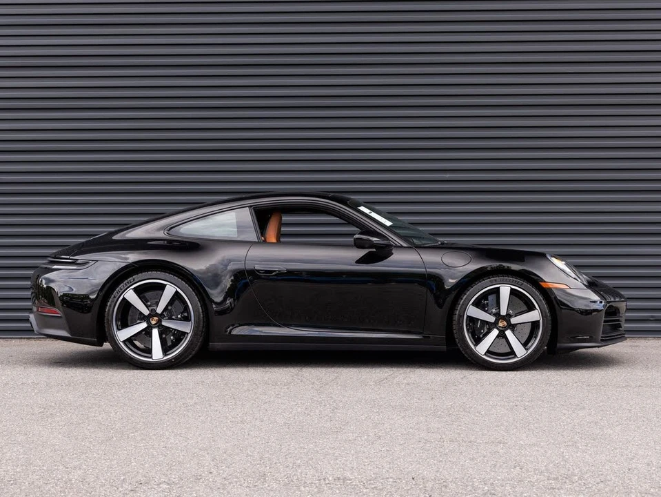2025 Porsche 992 Carrera S - Image 8 of 31