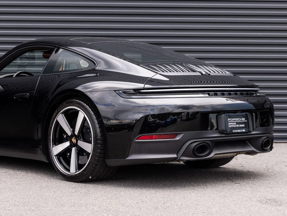 2025 Porsche 992 Carrera S - Image 11 of 31