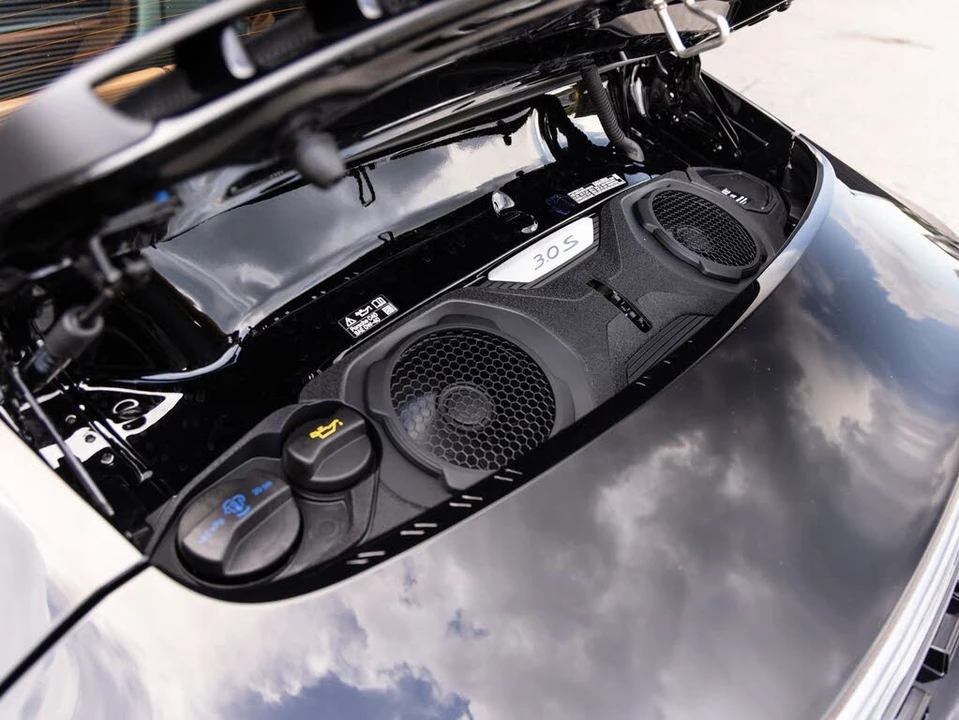 2025 Porsche 992 Carrera S - Image 27 of 31