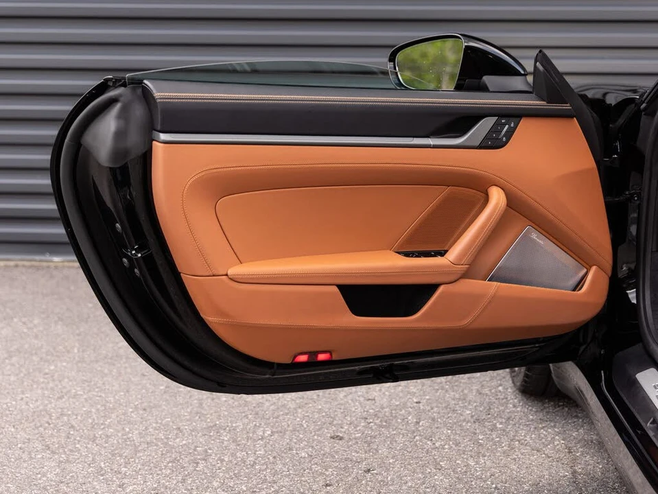 2025 Porsche 992 Carrera S - Image 21 of 31